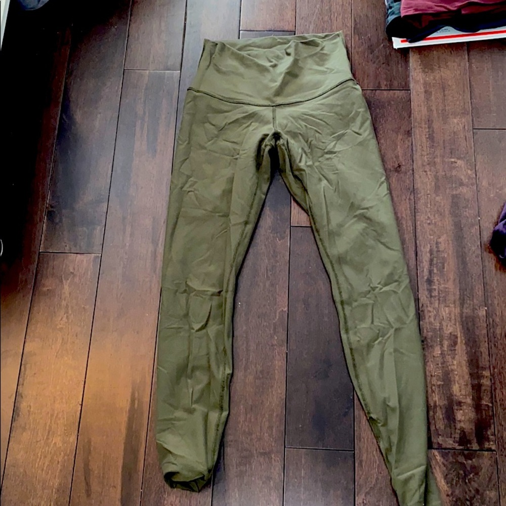 Lulu lemon forest green legging size 6